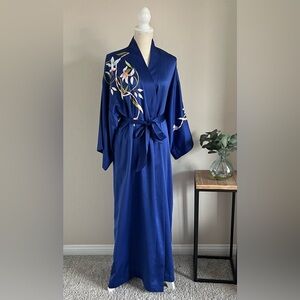 Natori Blue Robe with Floral Embroidery